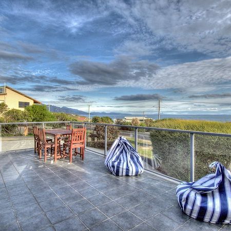 Blue Waves Villa Коулс Бей Екстериор снимка